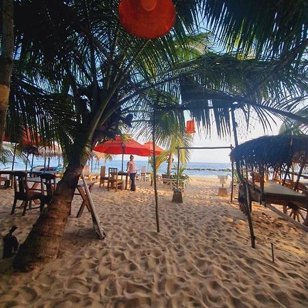 Blue Horizon Beach Hotel Тангале Екстериор снимка