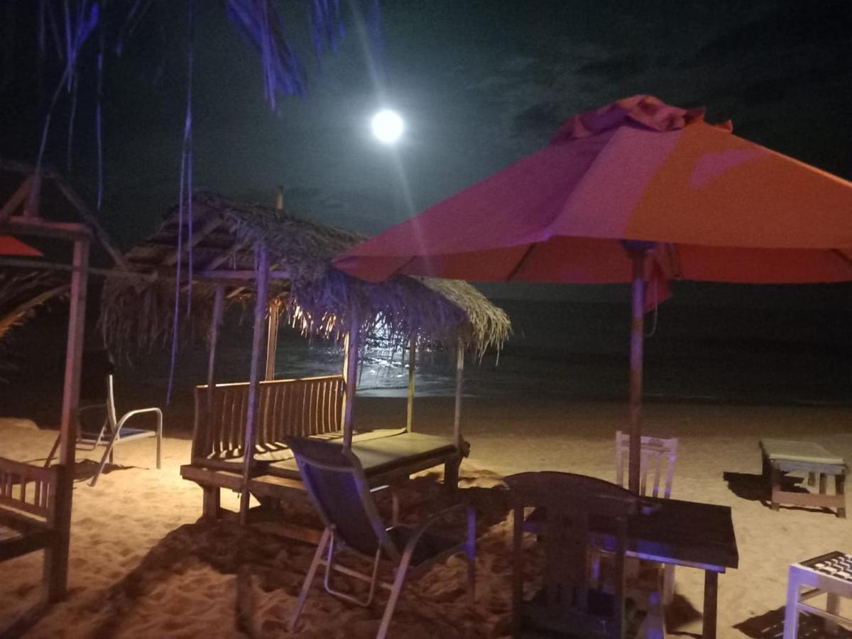 Blue Horizon Beach Hotel Тангале Екстериор снимка