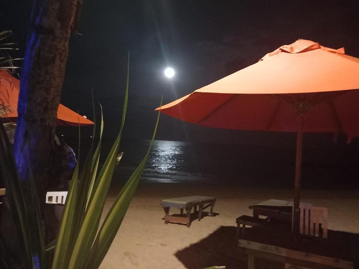 Blue Horizon Beach Hotel Тангале Екстериор снимка