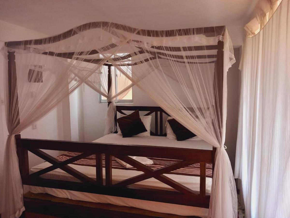 Blue Horizon Beach Hotel Тангале Екстериор снимка