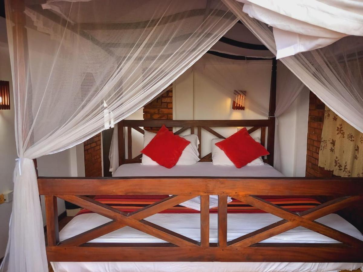 Blue Horizon Beach Hotel Тангале Екстериор снимка