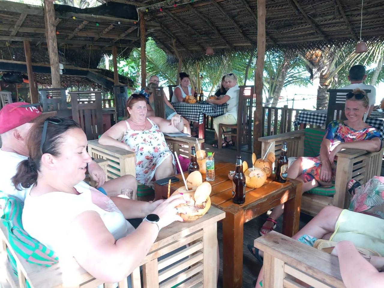 Blue Horizon Beach Hotel Тангале Екстериор снимка