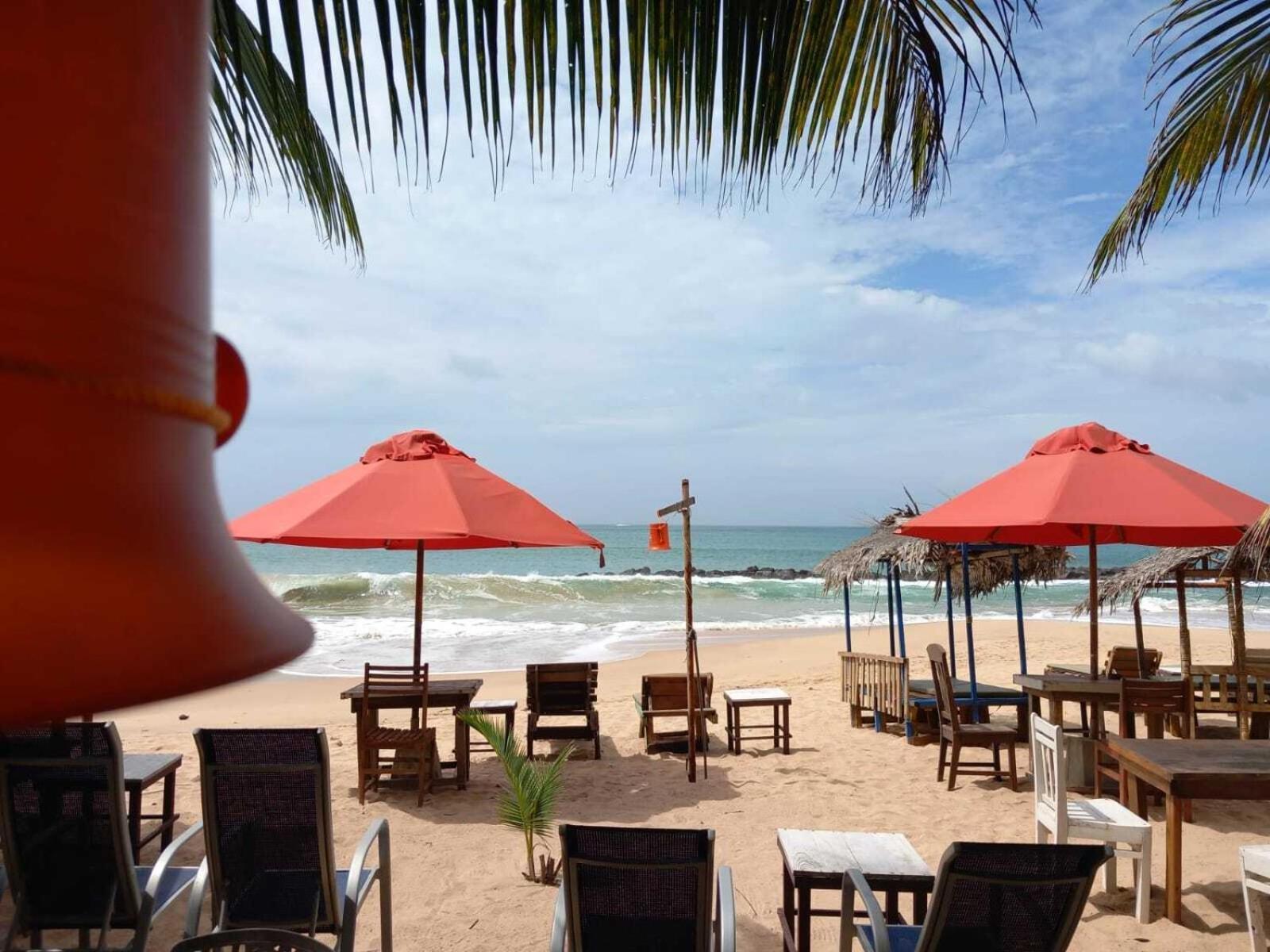 Blue Horizon Beach Hotel Тангале Екстериор снимка