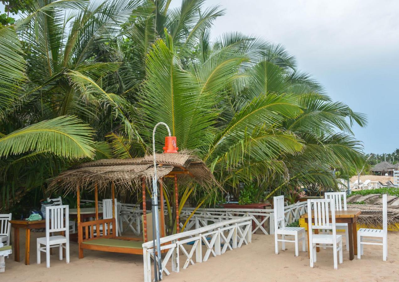 Blue Horizon Beach Hotel Тангале Екстериор снимка